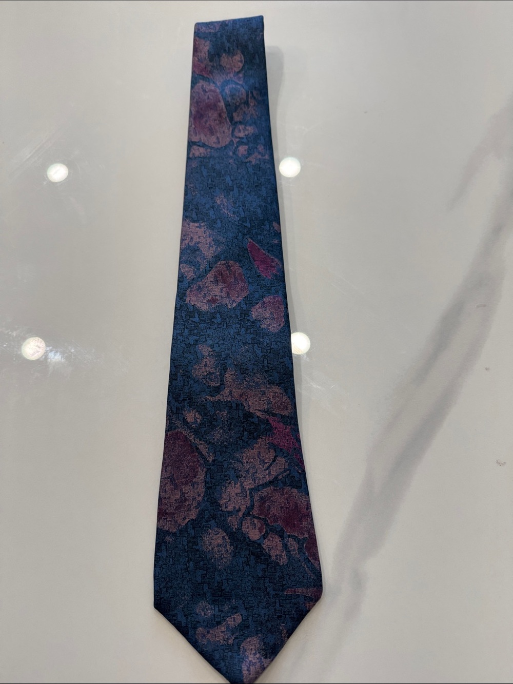 Lanvin Paris 100% silk men’s tie, vintage made in Canada, like new